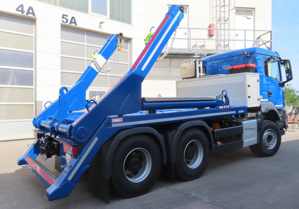 Absetzkipper mit Staukasten