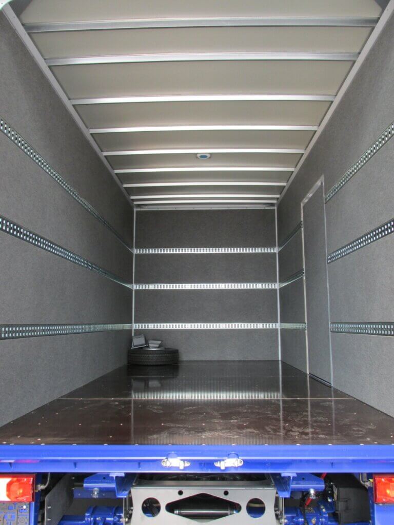 Möbelkoffer innen mit Filz