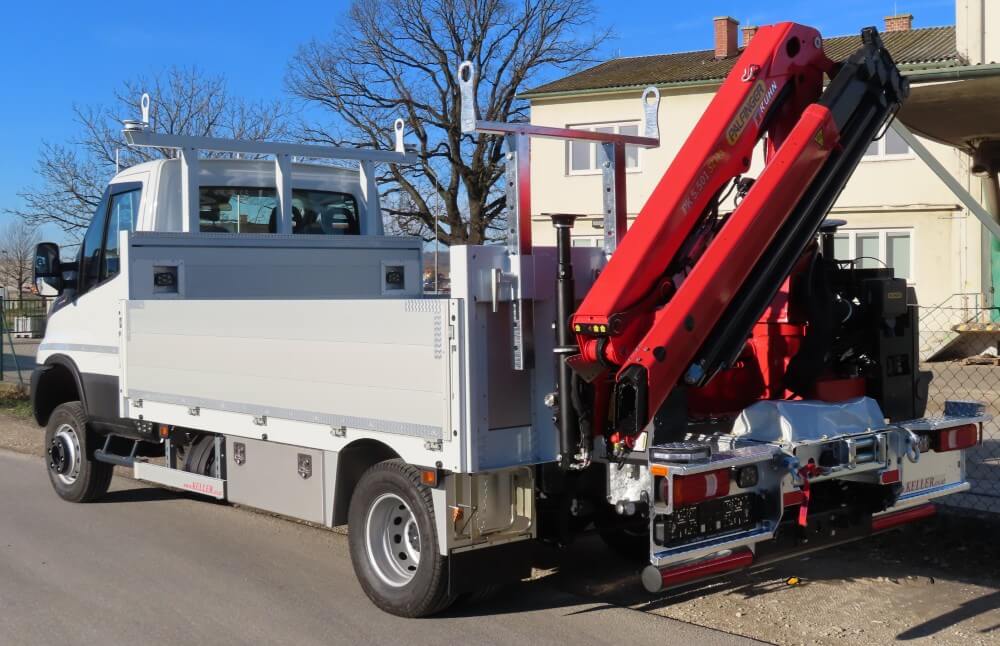 Pritsche mit Heckkran