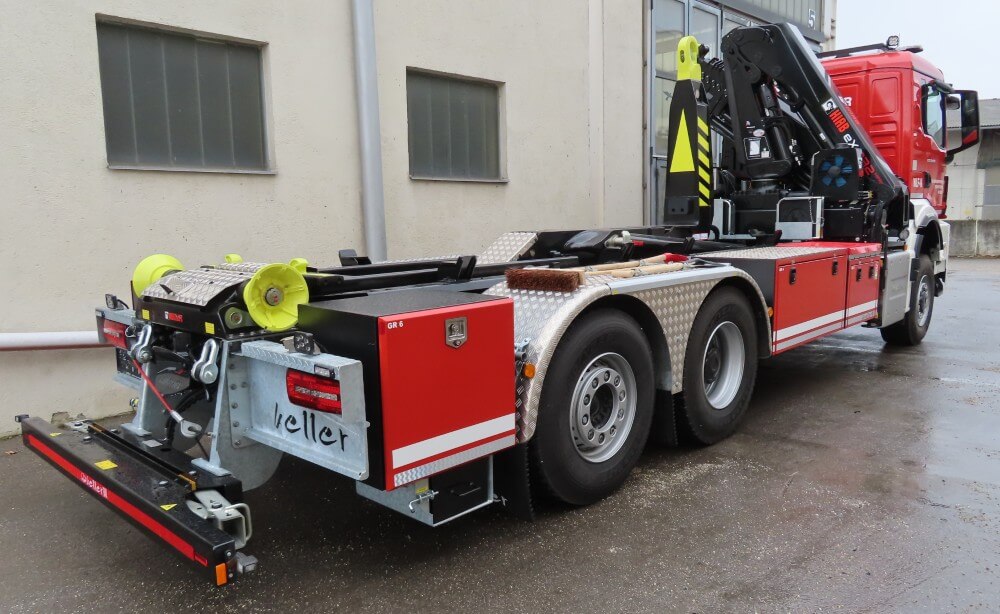 WLF-K mit Rahmenseilwinde und Gerätekästen